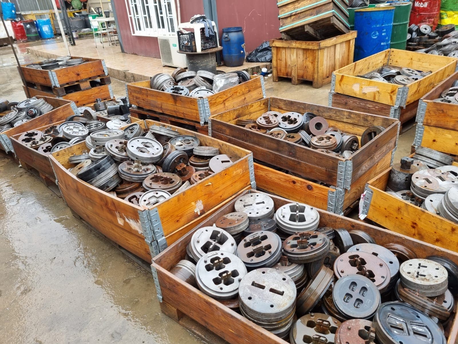 Hot Working Steels - ABCOM specialty alloy recycling